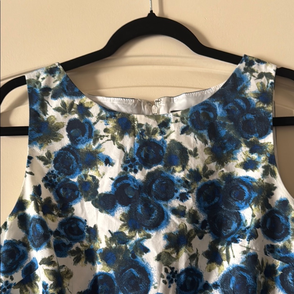 Ann Taylor Blue and White Floral Halter Sheath Sleeveless Midi Dress 6 - Picture 4 of 11